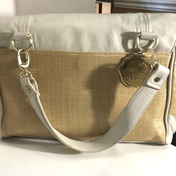 Bold Gold Medallion Vince Camuto cream pebble leather/rattan.Perfect for summer. - Picture 6 of 8
